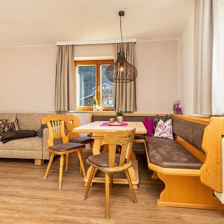 Herzerl-Chalet Appartements Флахау Екстер'єр фото